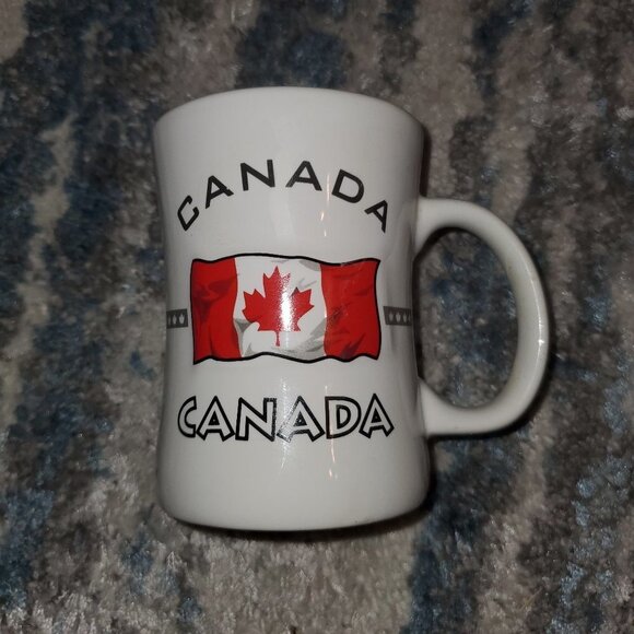 Canada Mug || Canadian Flag || EUC - Picture 2 of 7